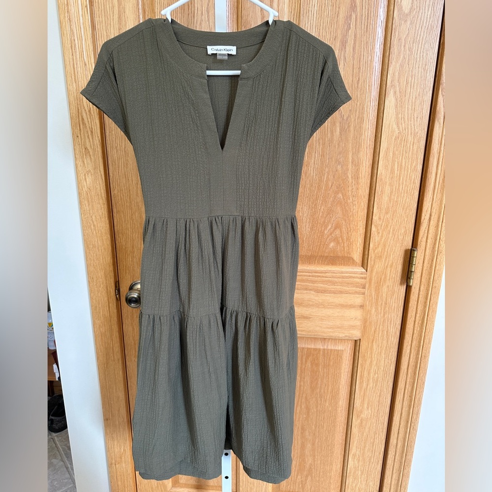 Calvin Klein Womens Tiered Army Green Textured Flowy Swing Dress Size 2